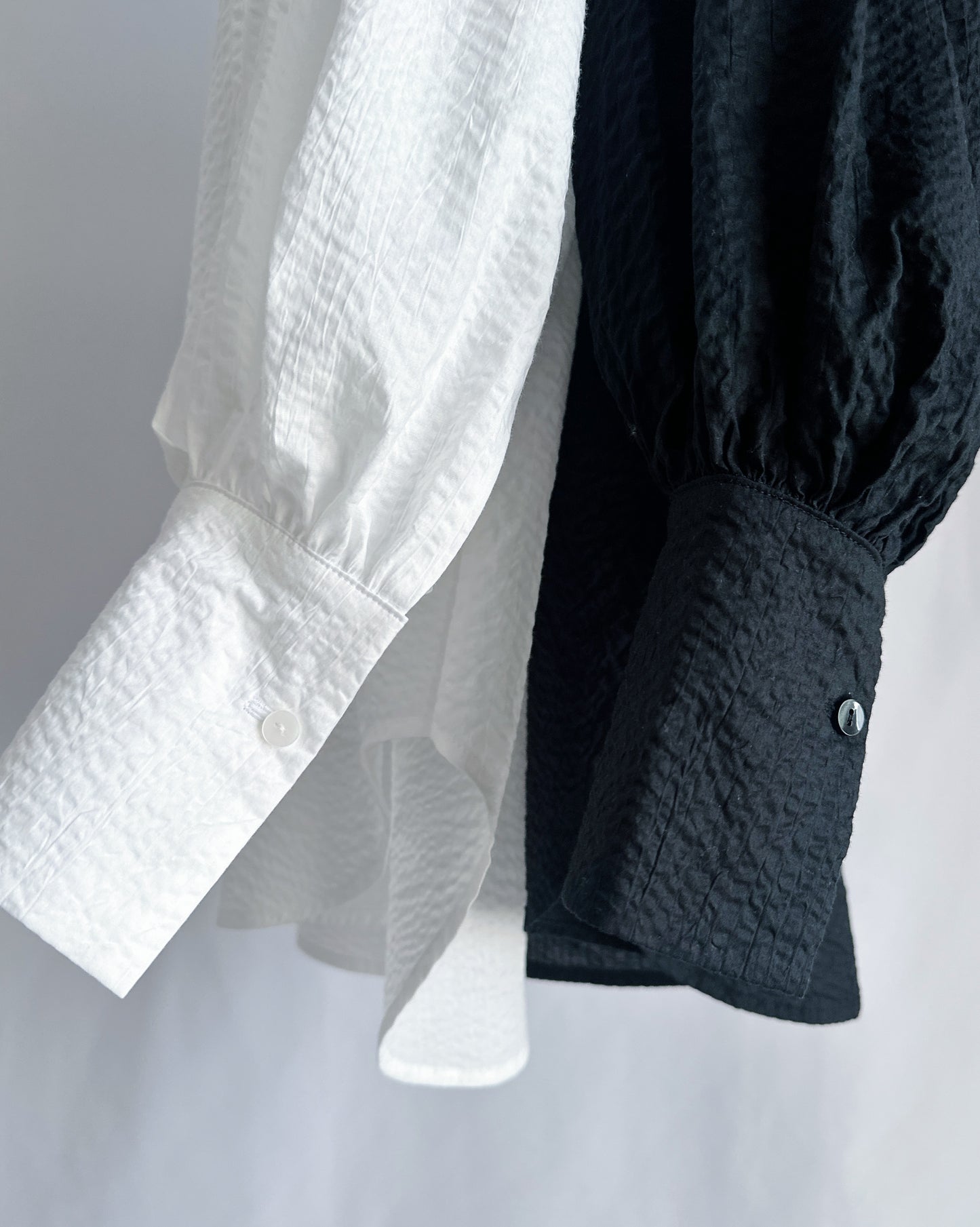 【先行予約品】ギャザースリーブコットンブラウス