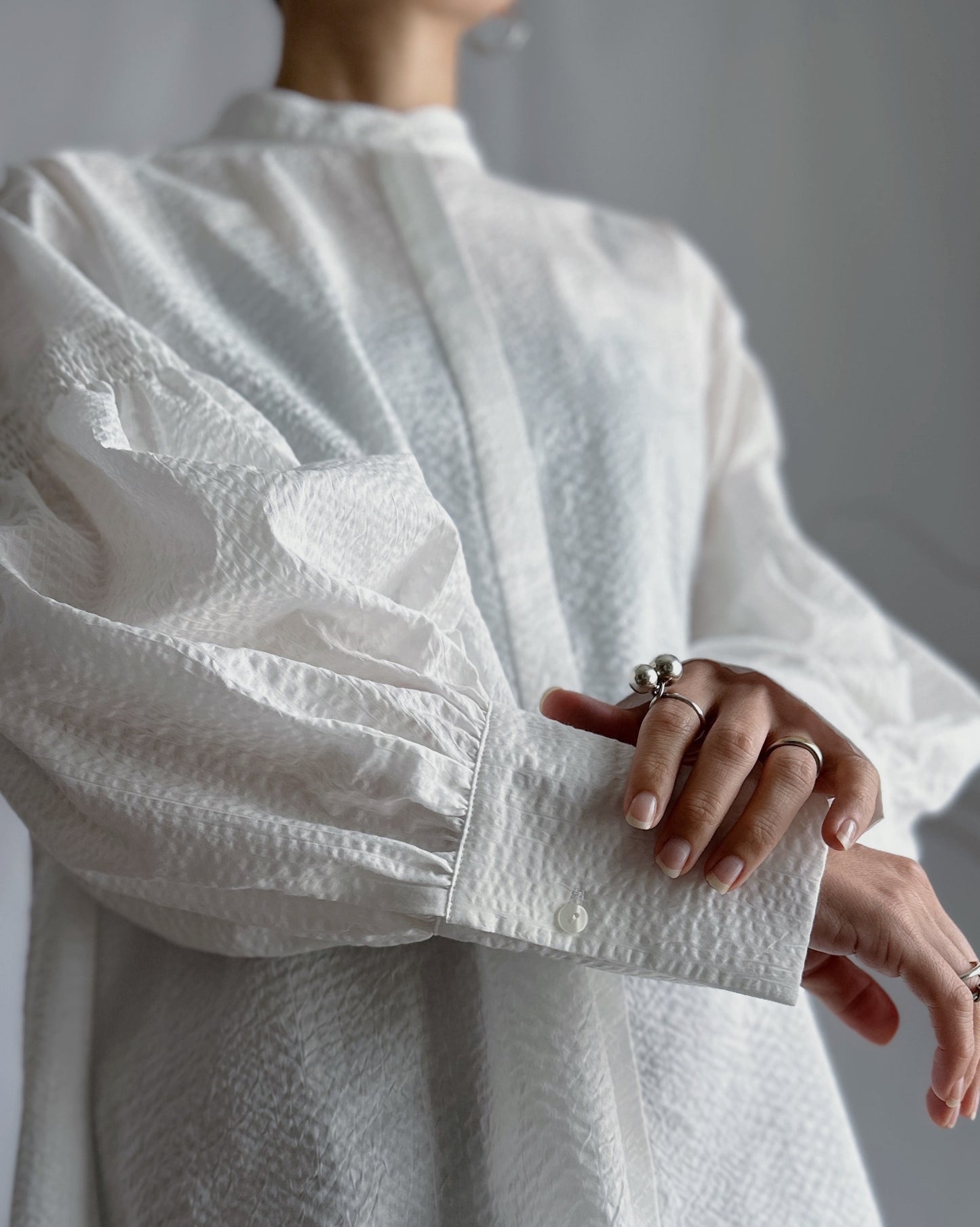 【先行予約品】ギャザースリーブコットンブラウス