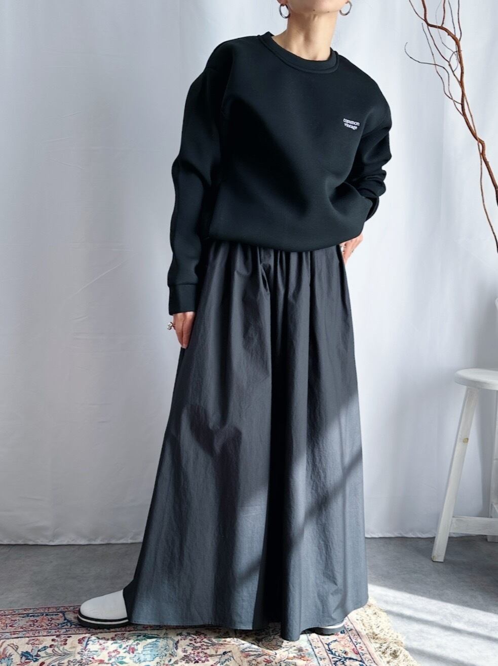 《ブラック》ポケット付き『もっちり』ポンチスウェット