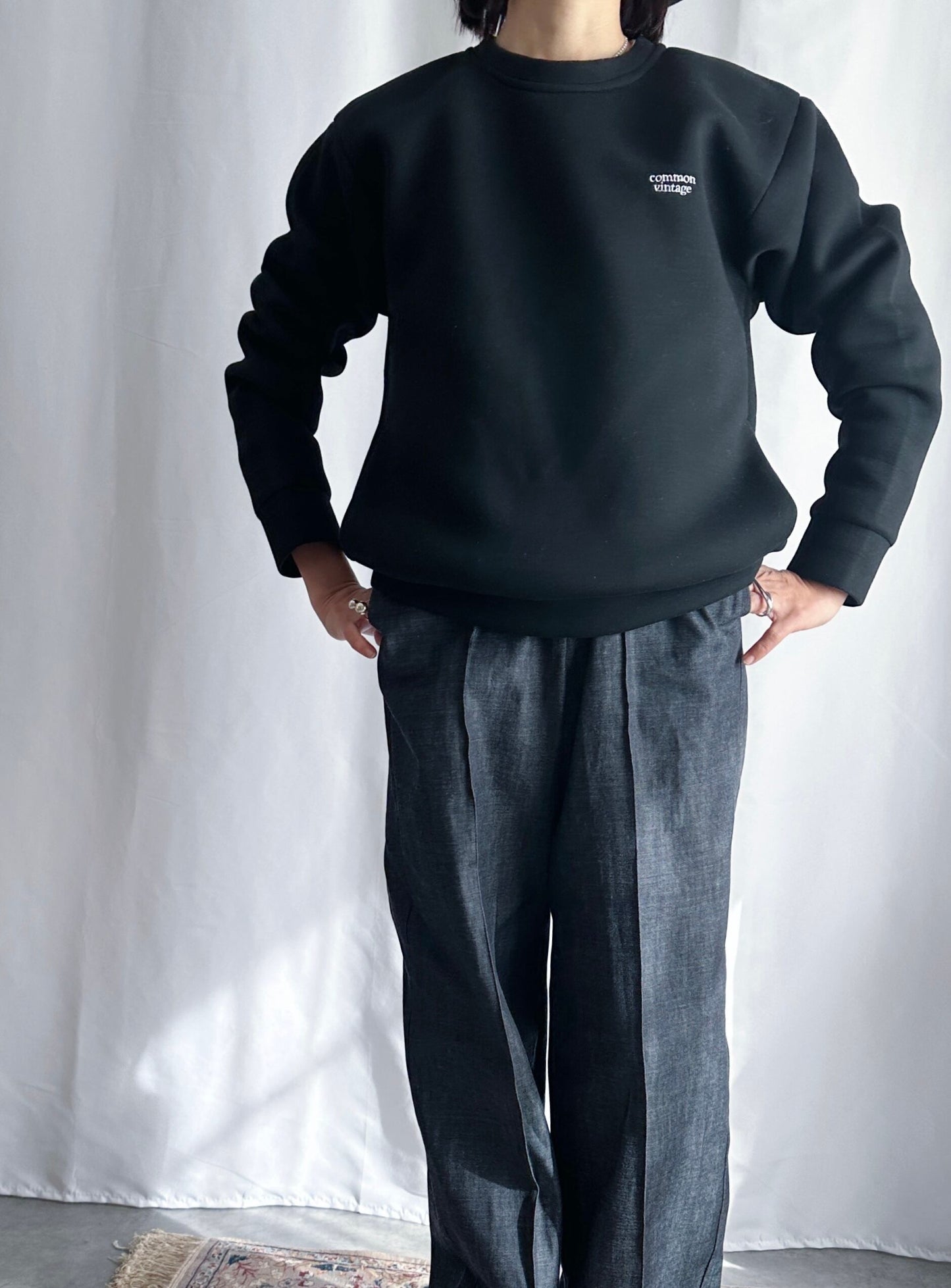 《ブラック》ポケット付き『もっちり』ポンチスウェット