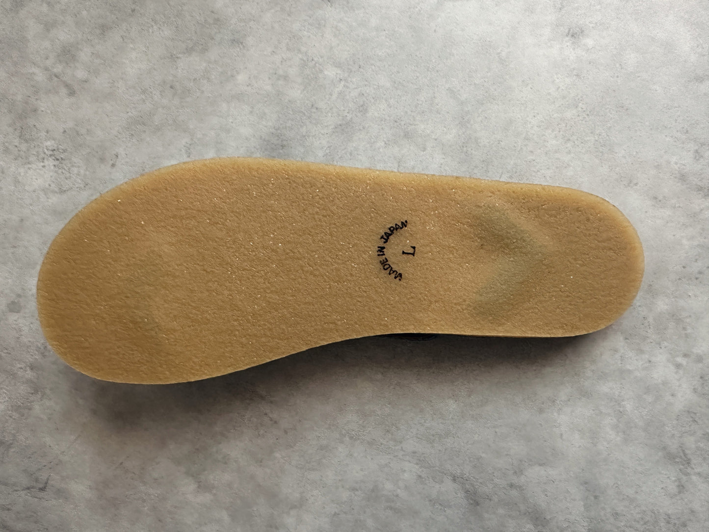 《靴擦れ知らずの》牛革レザートングサンダル